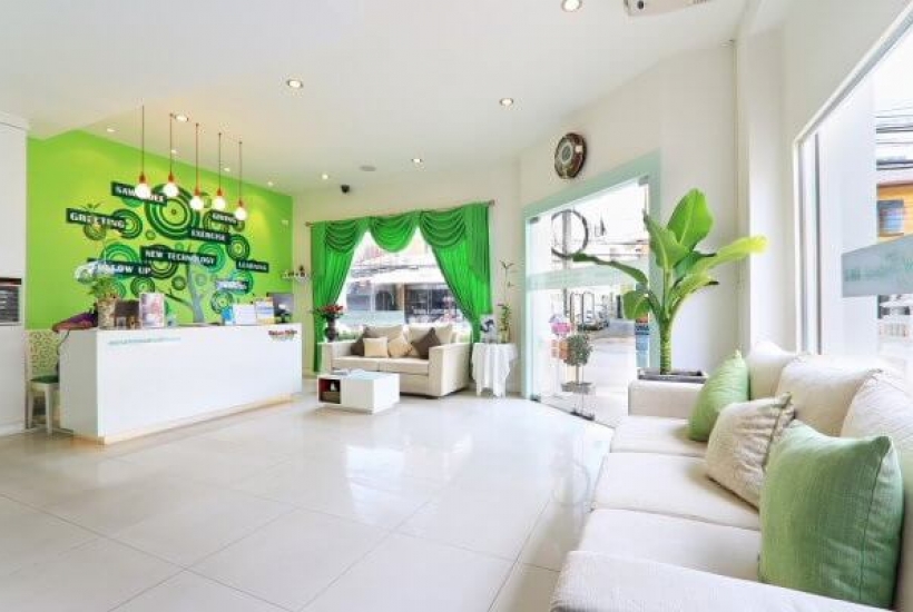 Healthy Skin Beauty Center Reception 2