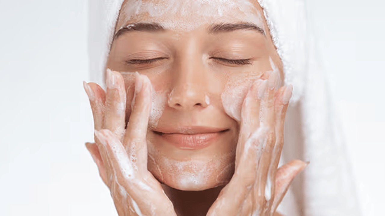 Unveiling the Mirror Your Guide to Achieving the Coveted Glass Skin Look (1)