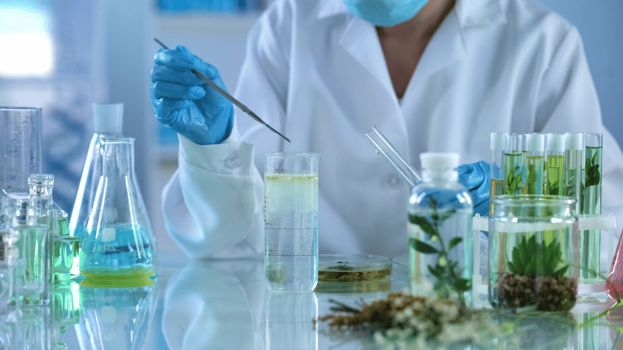 Biotech in Skincare The Rise of Lab-Grown Ingredients and Peptides (2)