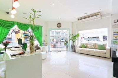 Healthy Skin Clinic Reception 1